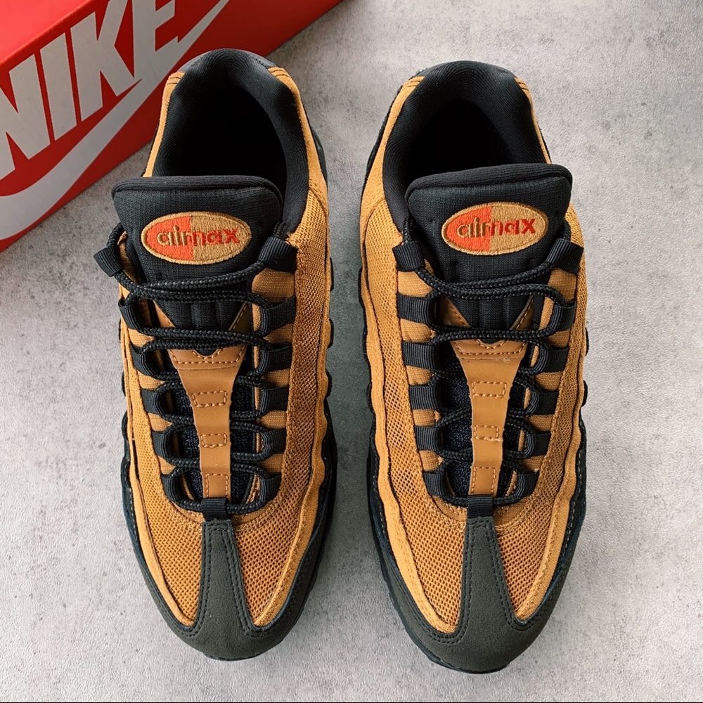 Nike Air Max 95 Essential - Picture 3 of 7